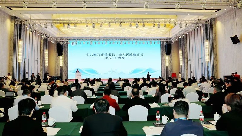 环保涂料树脂行业未来将朝着绿色、环保、高性能的方向发展。加盟品牌应关注以下趋势：